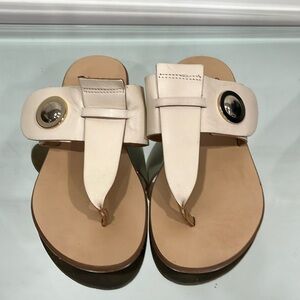Victor Leather Cream and Tan Thong Slip on Sandals Golden Tone Hardware size 6